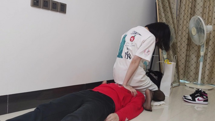 168cm中山少女姿默黑丝AJ全体重踩踏，坐脸，羞辱清理鞋子 YC-220219-6