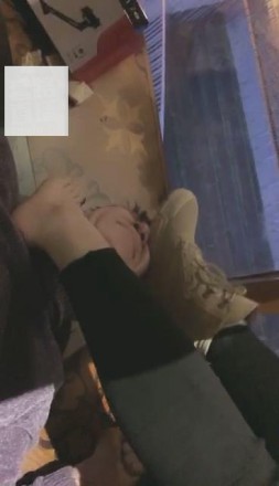 【VIVI】酒吧臭棉袜跺死贱狗