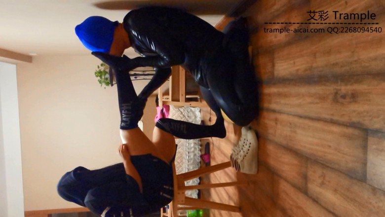 街舞少女真实踢裆