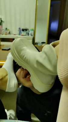 【文文文】舔素人的脏鞋 bf21954