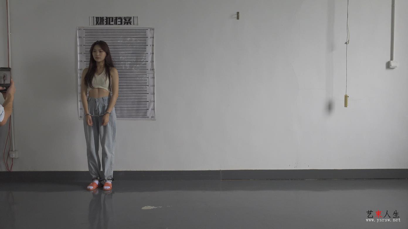 【艺束人生】2022_36期视频  楚楚戴着镣铐做家务体验