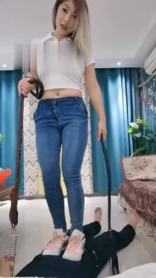 【小希祖宗】运动鞋全体重踩踏 bf19228