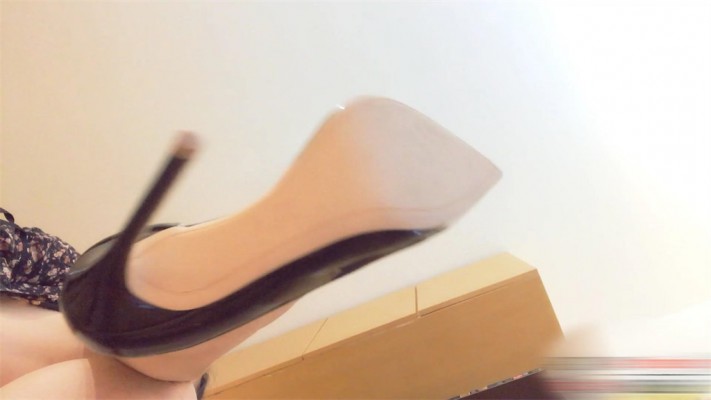 【婧児小主】婧児妈妈 GTS POV 高跟裸足羞辱玩弄贱儿子，裸足踩死在脚下YC-220506-4