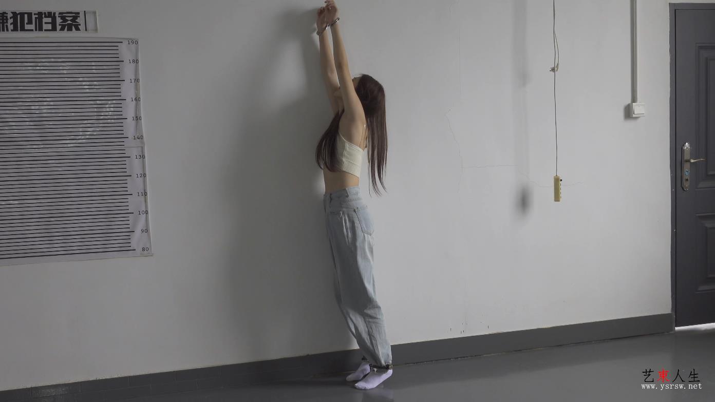 【艺束人生】2022_36期视频  楚楚戴着镣铐做家务体验