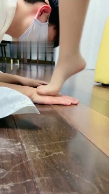 【小劳拉】御姐蹂躏小弟弟 bf18641