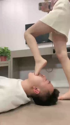 【樱木花椒】高跟裸足强制踩踏/深喉 bf22872