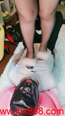 【小小春公主】御姐各种高跟踩踏【续集】 bf23453