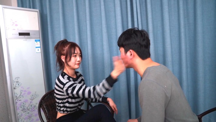 5位圈外小白扇m耳光 YC-220206