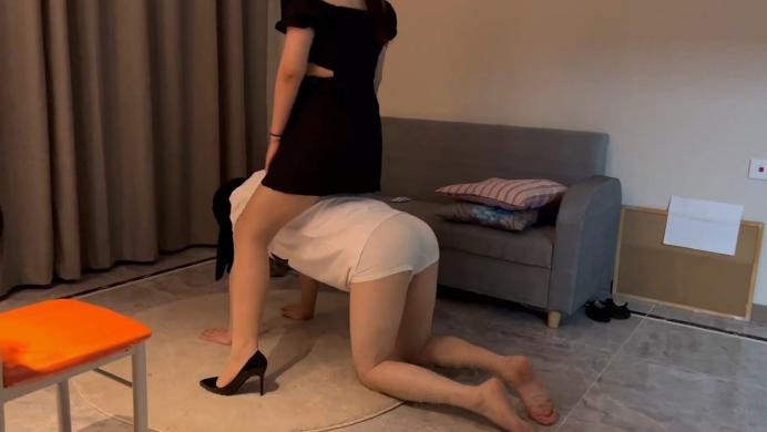 珂玥女神全体重踩踏骑脖踩档【珂玥S】高跟踩踏，跳踩踢裆，丝足跺裆 YC-220625-6