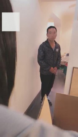 【VIVI】剧情:偷原味的猥琐邻居