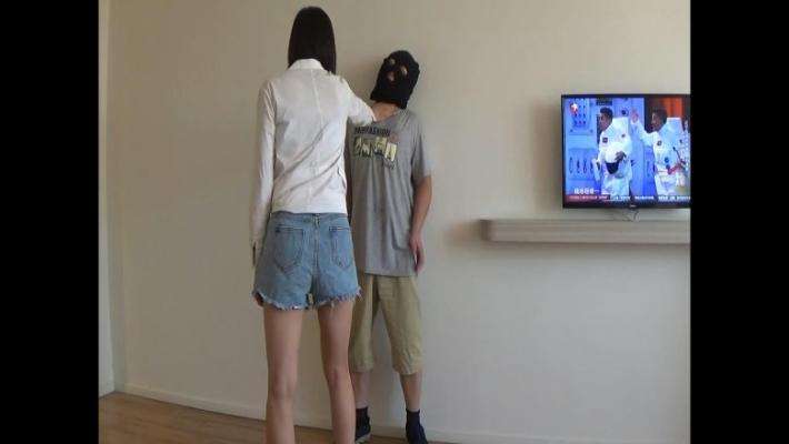 美女诱杀劫匪_HD绳艺资源