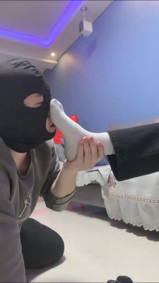 【精神小妹】双女神运动鞋棉袜踩虐 bf22970