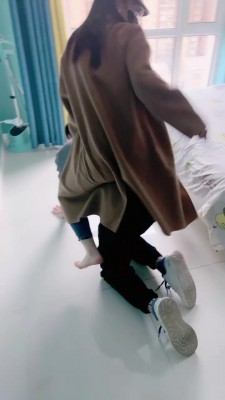 【夏娃】高跟舔脚羞辱贱狗（三视角） bf19881