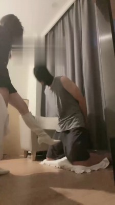 【悠悠大魔王】御姐范-提档200下+舔脚口水耳光 bf17680