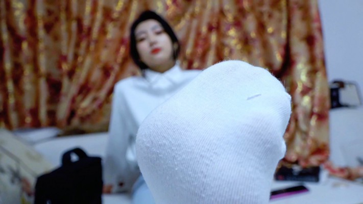 【校园女流氓】安诺羞辱贱狗清理臭鞋pov