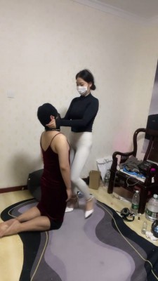 【馨然】教训喜欢变装的邻居 bf19201