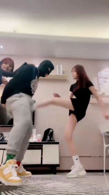 【秋秋】双S多双鞋高难度挑战踢踹【双视角版】 bf21709_HD绳艺资源