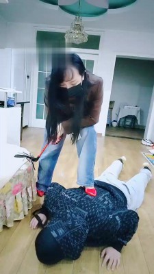 【柒柒女王】大学生狗爬过来求虐 bf19493