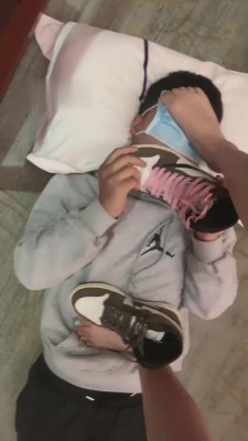 【沐清忧】AJ鞋白棉袜羞辱脚下奴 bf10196