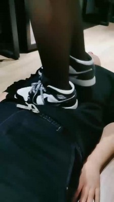 【甜桃】各种鞋子踩虐强迫舔 bf22054