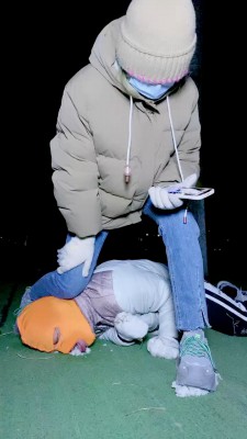 【美离子】户外-骑马遛狗/踩踏食物喂食 bf23001