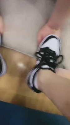 【小痴大人】AJ白船袜羞辱母畜 bf15156