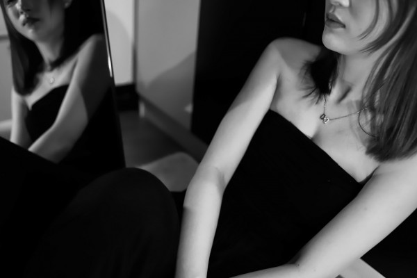 【黑丝诱惑】素女沐沐肉丝虐乳坐脸 YC-220418-5