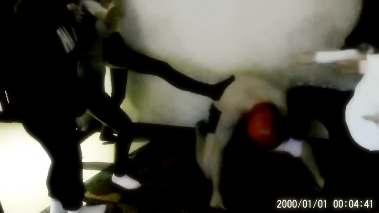 不良少女圈踢套头猥琐男