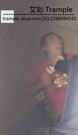 VIVI户外调教鞋奴