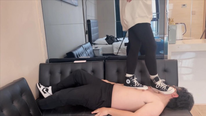 【00后小彤】瑜伽裤粉匡威全体重踩踏插嘴踹脸 YC-230414-8_HD绳艺资源