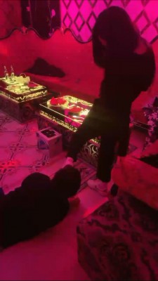 【桃幼幼】KTV被双陪酒小妹虐打 bf22870