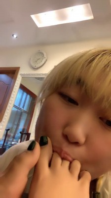 【琳嘉】母畜-近距离舔脚【双视角版】 bf21361