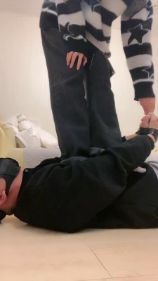 【酒酿丸子】白袜小姐姐全体重踩踏 bf22925