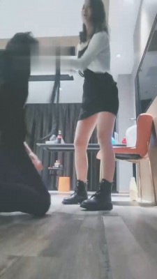 【羽薇】御姐脏短靴辱地毯 bf18536_HD绳艺资源