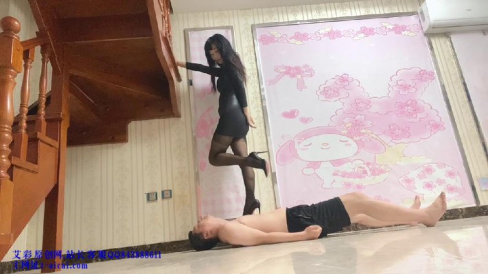 【兔粉粉】黑丝踩踏诱惑 YC-220903-5