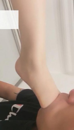 【VIVI】午夜办公室调教