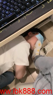 【嘟嘟】网吧专用舔脚狗_HD绳艺资源