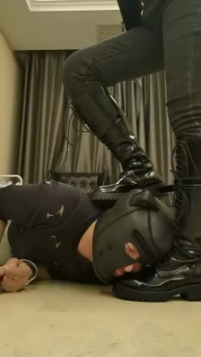 【双子姬】逮住跑骚狗暴力踢踹【续集】 bf21587