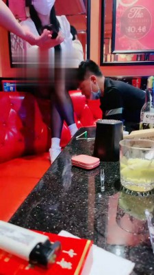 【雪琪琪】KTV超刺激玩贱奴才 bf19055