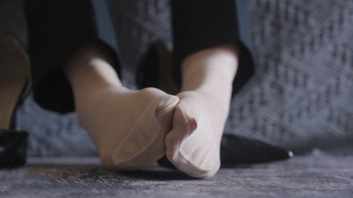 臭丝脚POV【贝琳】无处安放的脚 穿了一星期的袜子 又酸又臭又痒 YC-220906-7_HD绳艺资源