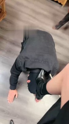 【沅芷大人】御姐范严厉鞭打贱狗 bf19194