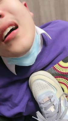 【欣欣】学生S脏鞋蹂躏老师 bf20067