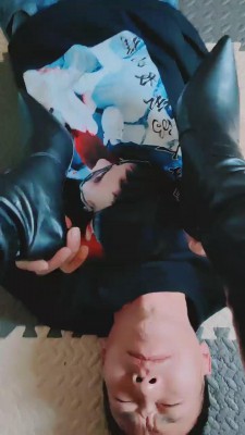 【魅影女神】长靴踩乳碾压 bf18837