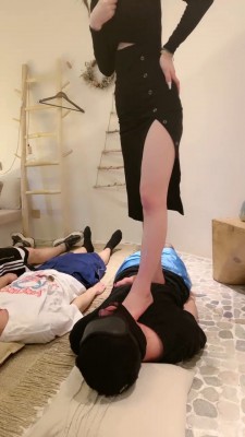 【领主老大】车模S全体重踩踏/深喉三奴才 bf23364