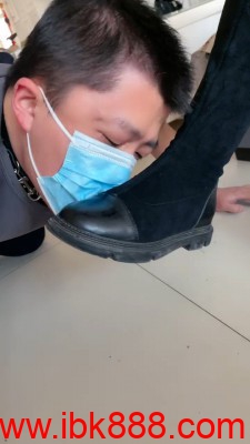 【妮妮】新来的狗跪下犯贱 bf23557