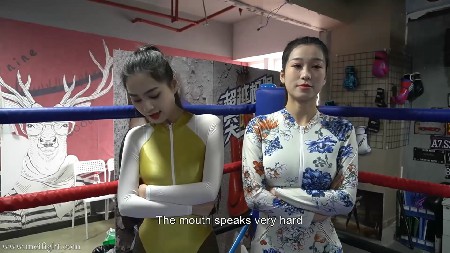 四个泳衣丝袜女生的争斗_HD绳艺资源