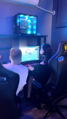 【Fiona菲菲】网吧系列2艺术训练偷丝袜的猥琐男【完整版】 bf23229_HD绳艺资源