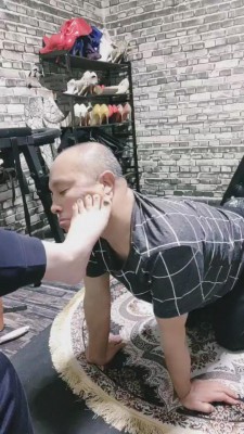 【彤彤】调教室囚禁圈养狗用刑 bf12121