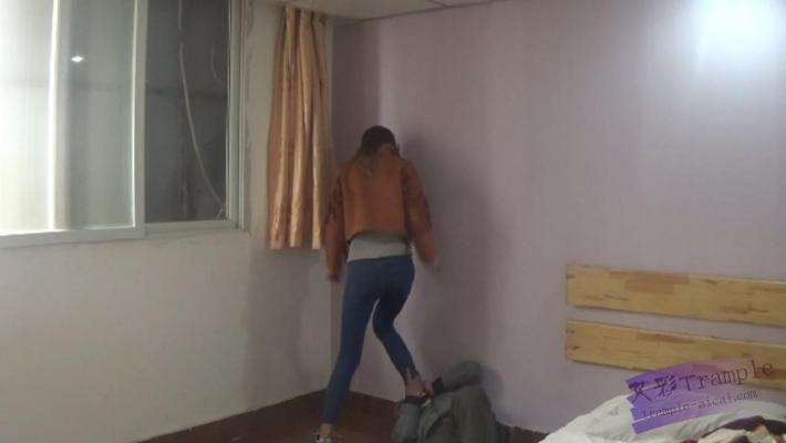 跆拳道美女人肉沙包