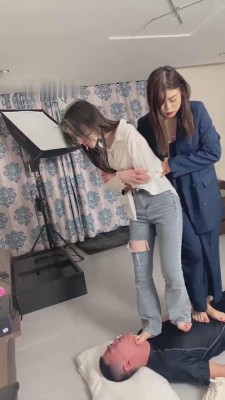 【领主老大】带素人闺蜜强制呕吐物专场 bf12172